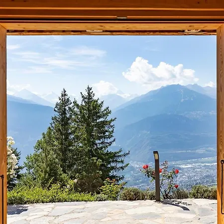 Quiet With Extraordinary View Villa